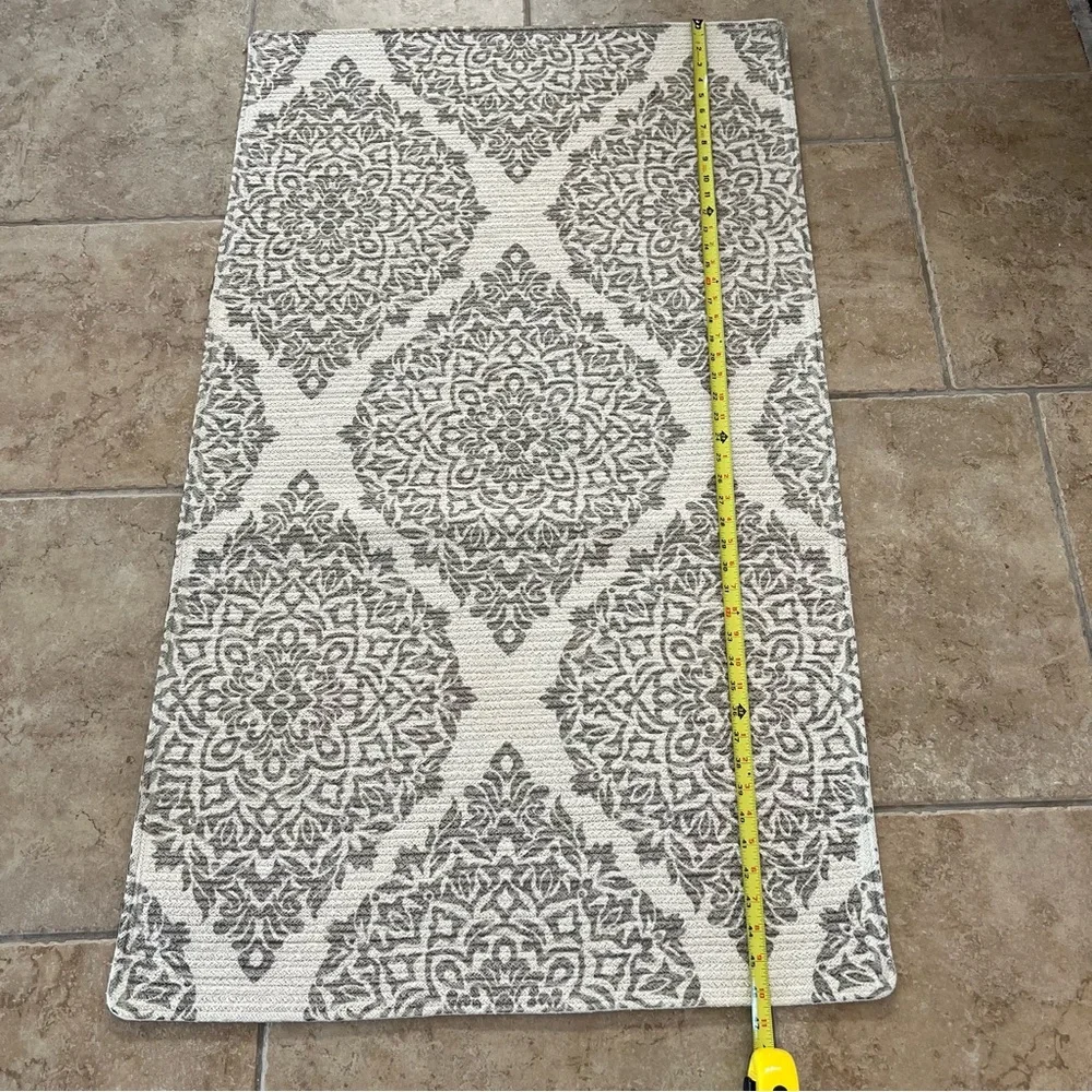 Cotton Area Rug Gray and Cream Medallion Print NWOT